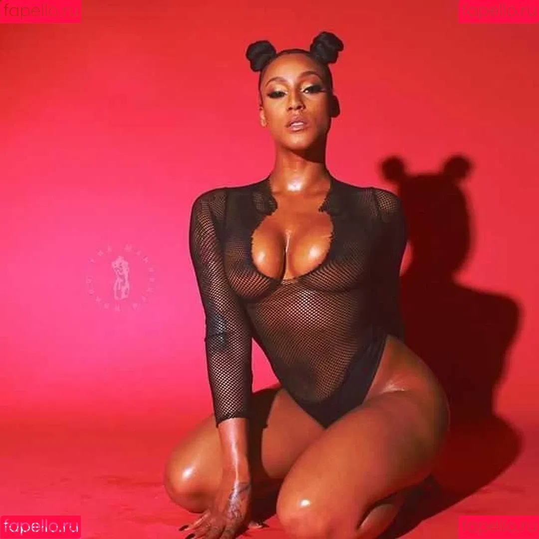 Mizz Twerksum Onlyfans Photo Gallery 