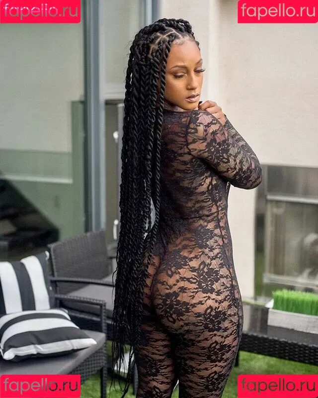 Mizz Twerksum Onlyfans Photo Gallery 