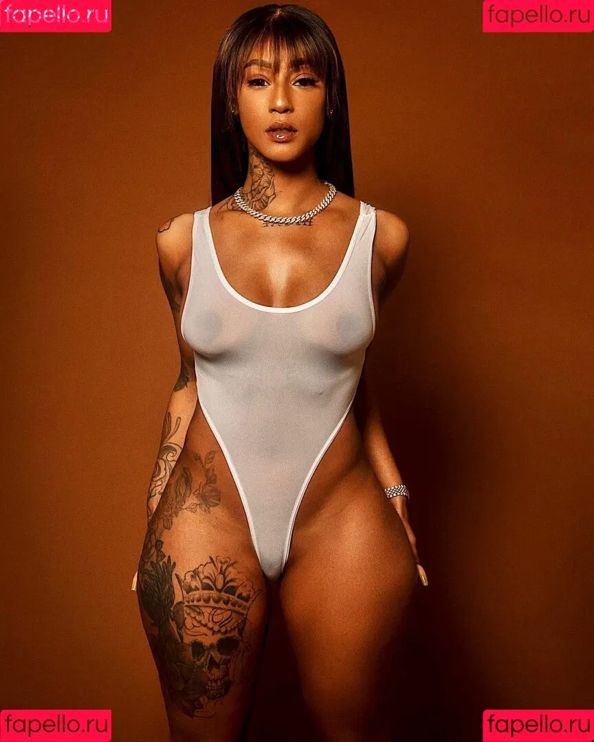 Mizz Twerksum Onlyfans Photo Gallery 