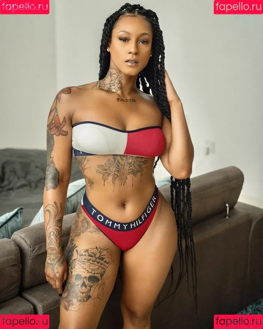 Mizz Twerksum Onlyfans Photo Gallery 