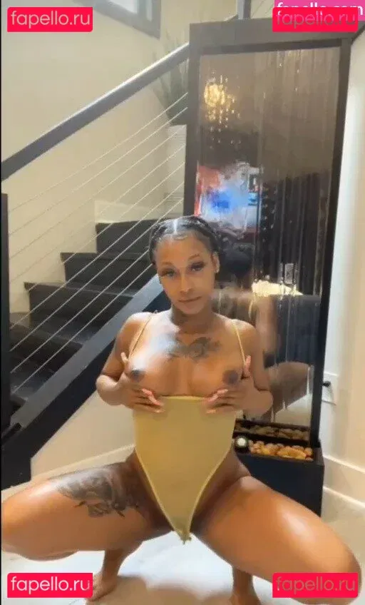 Mizz Twerksum Onlyfans Photo Gallery 