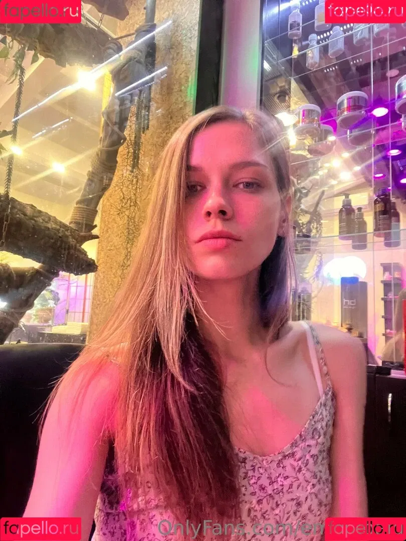 emmapaid Onlyfans Photo Gallery 