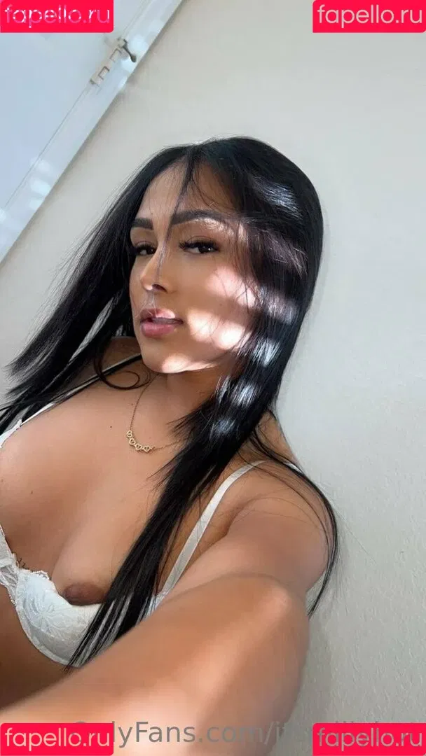 itsmillyhot Onlyfans Photo Gallery 