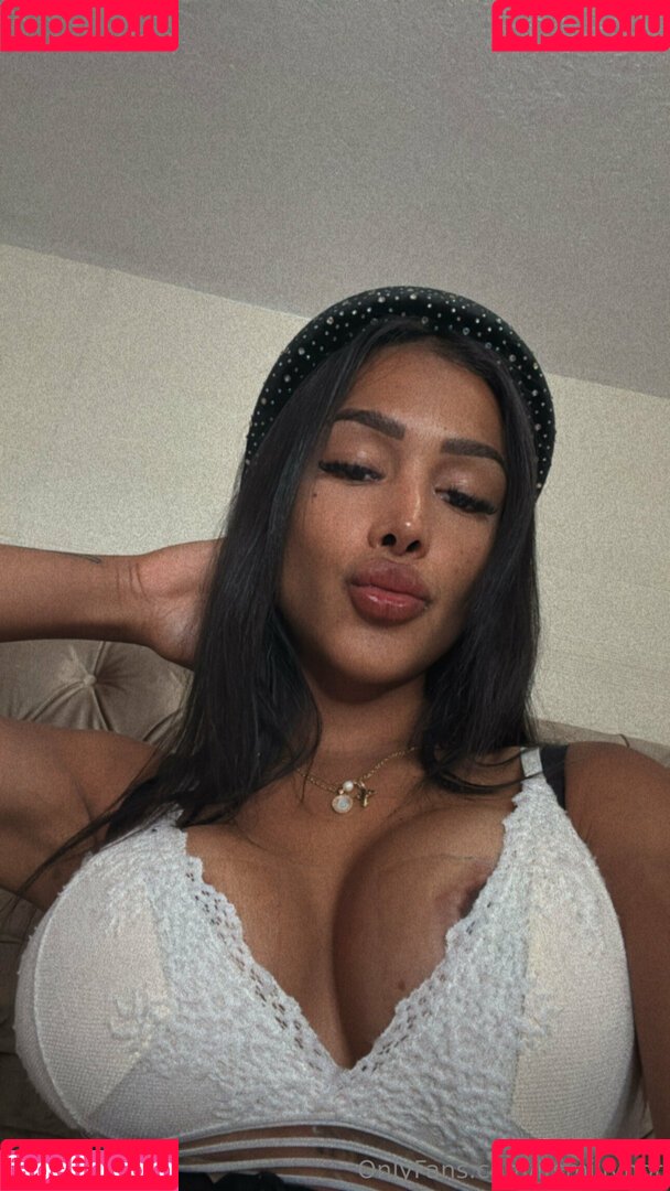 itsmillyhot Onlyfans Photo Gallery 