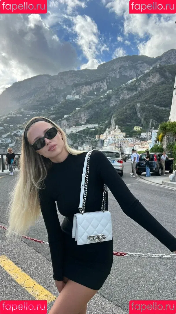 Polina Malinovskaya Onlyfans Photo Gallery 