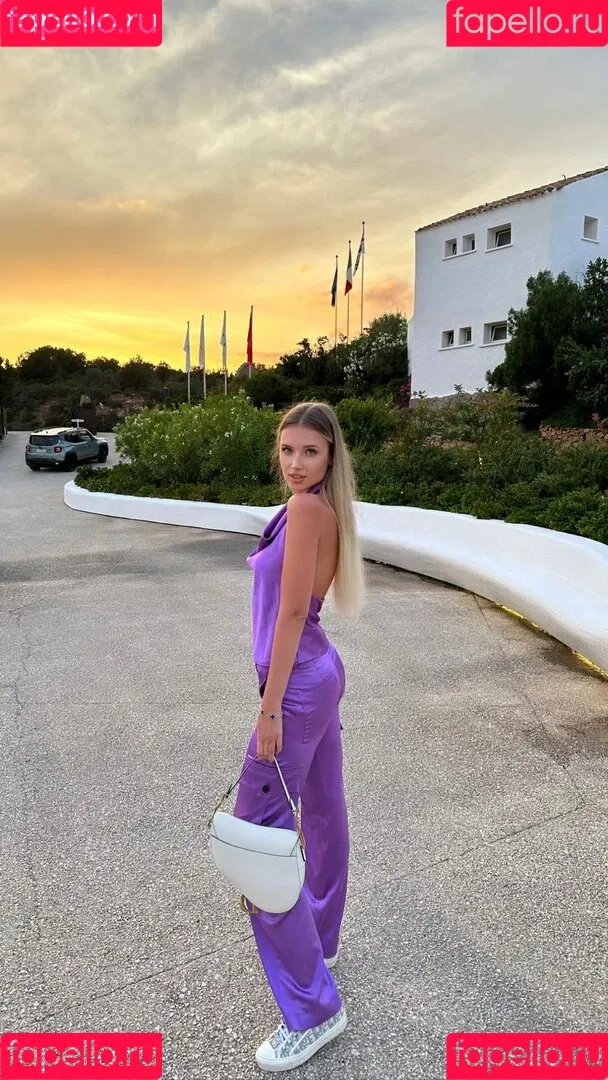Polina Malinovskaya Onlyfans Photo Gallery 
