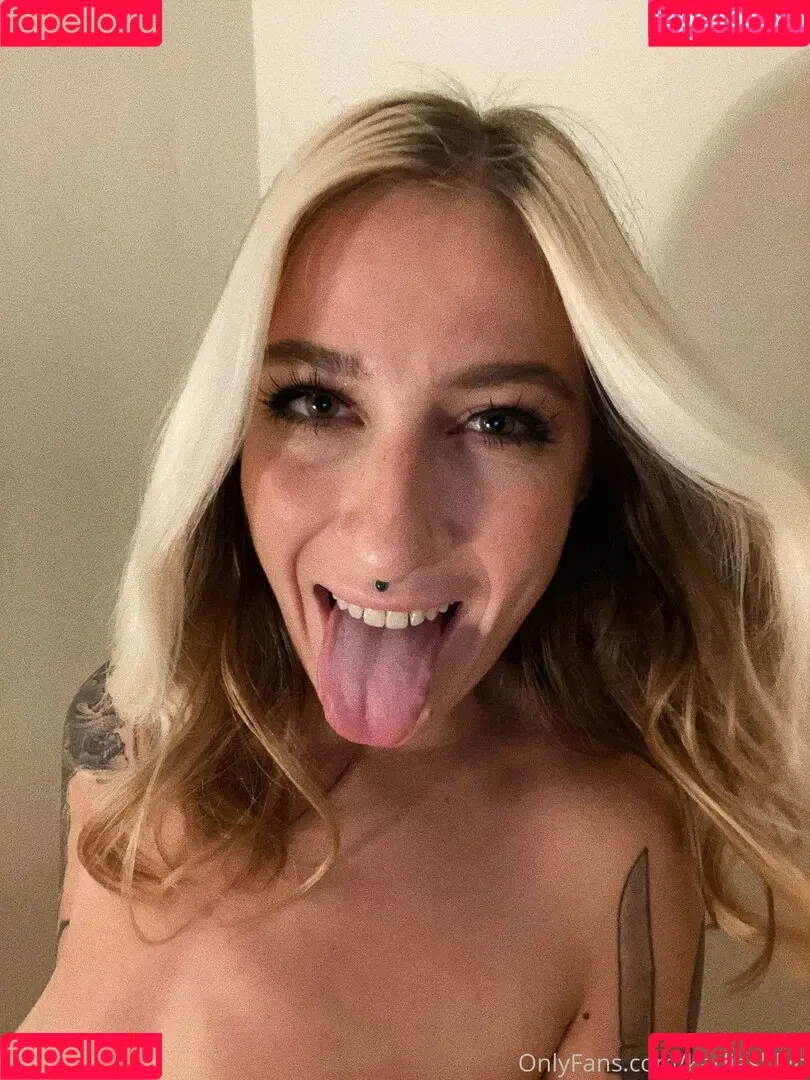 simpwhisperer Onlyfans Photo Gallery 