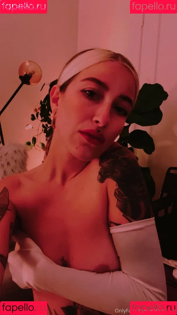 simpwhisperer Onlyfans Photo Gallery 