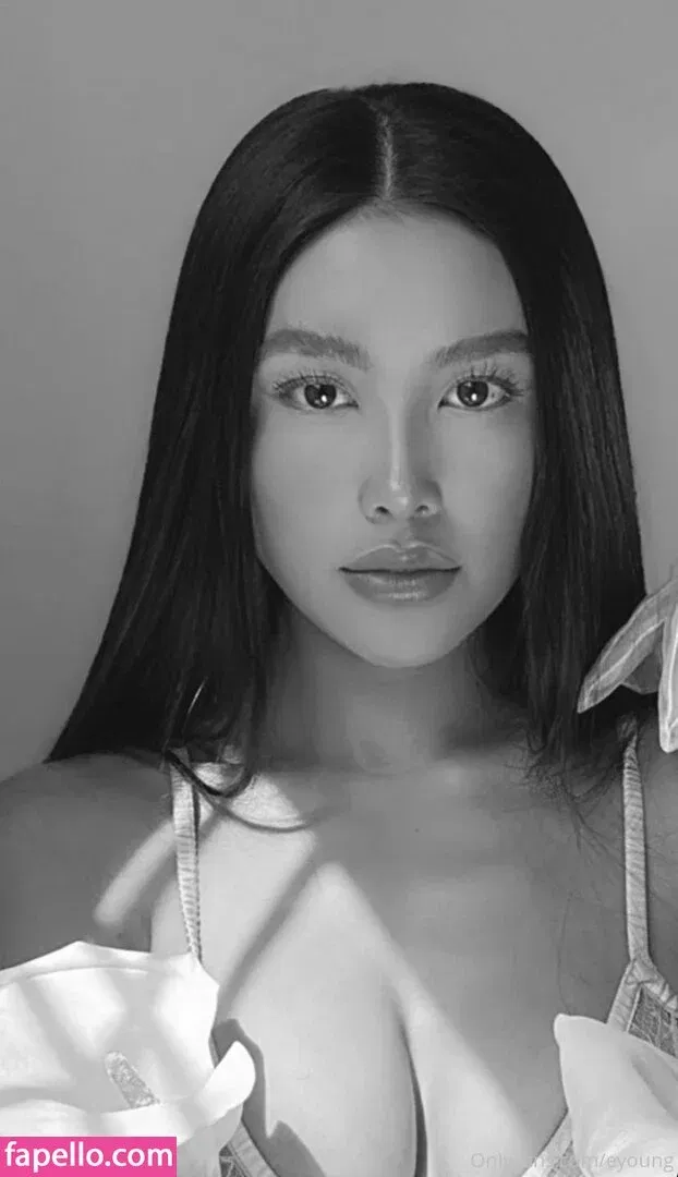 eyoung Onlyfans Photo Gallery 