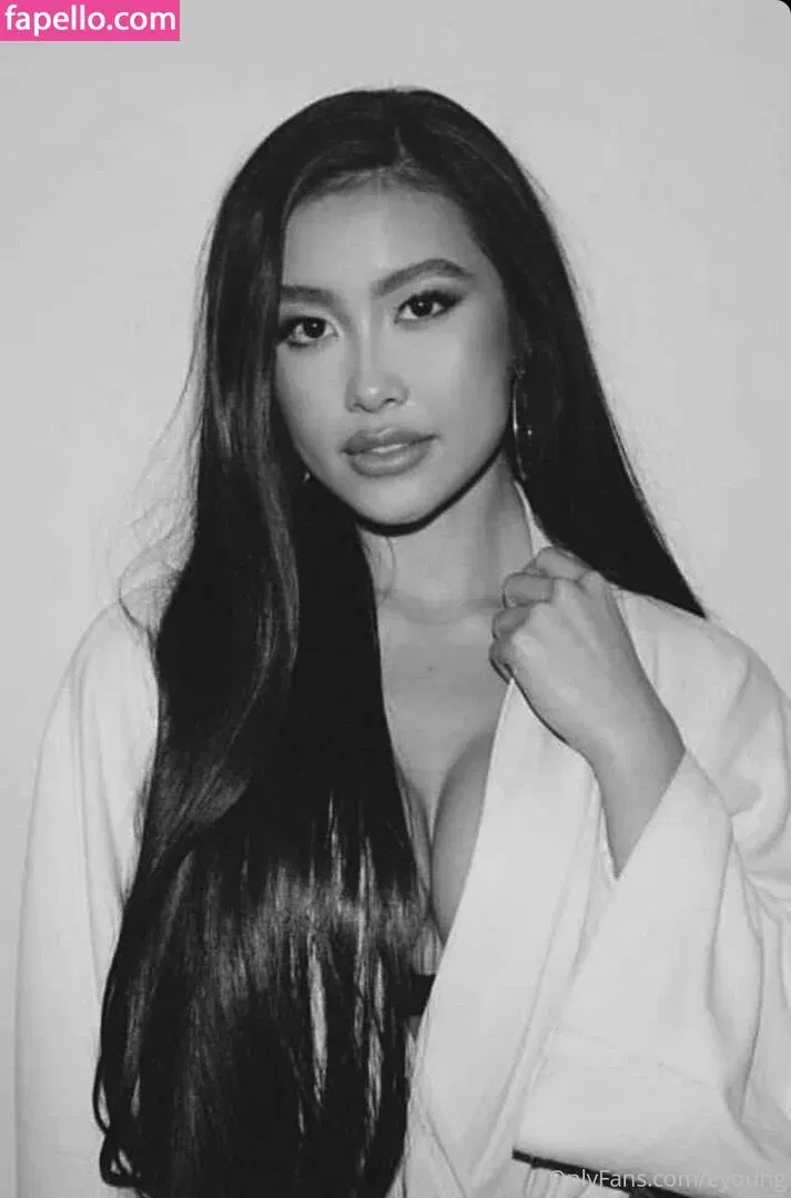 eyoung Onlyfans Photo Gallery 