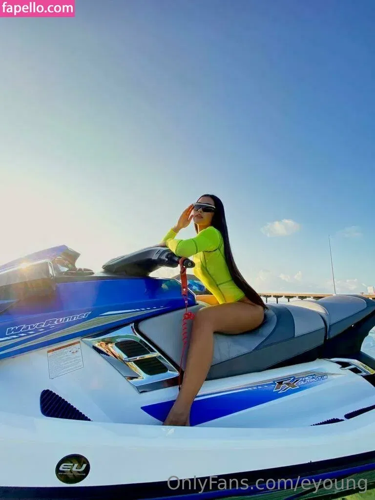 eyoung Onlyfans Photo Gallery 