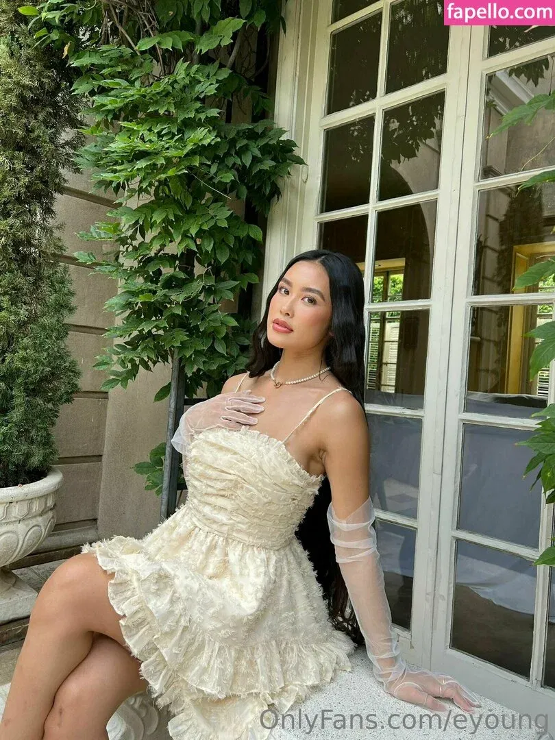 eyoung Onlyfans Photo Gallery 