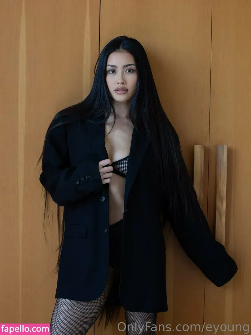 eyoung Onlyfans Photo Gallery 