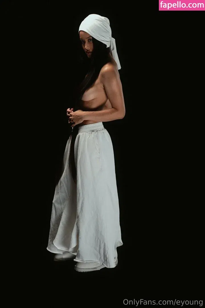 eyoung Onlyfans Photo Gallery 