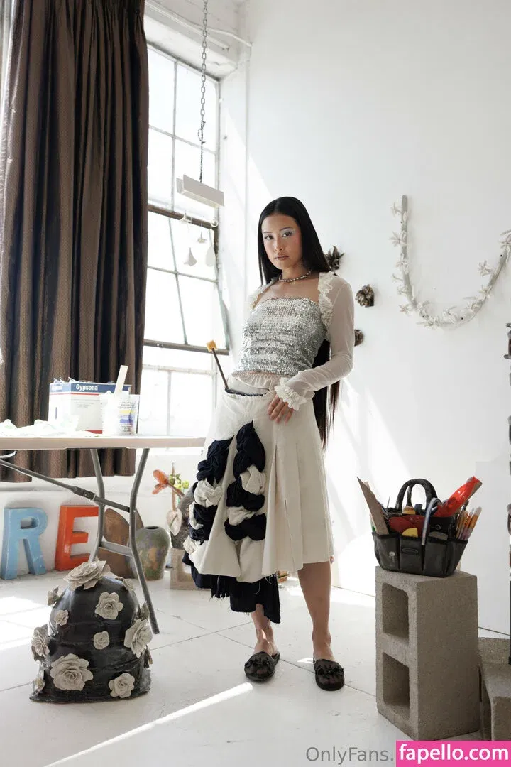 eyoung Onlyfans Photo Gallery 