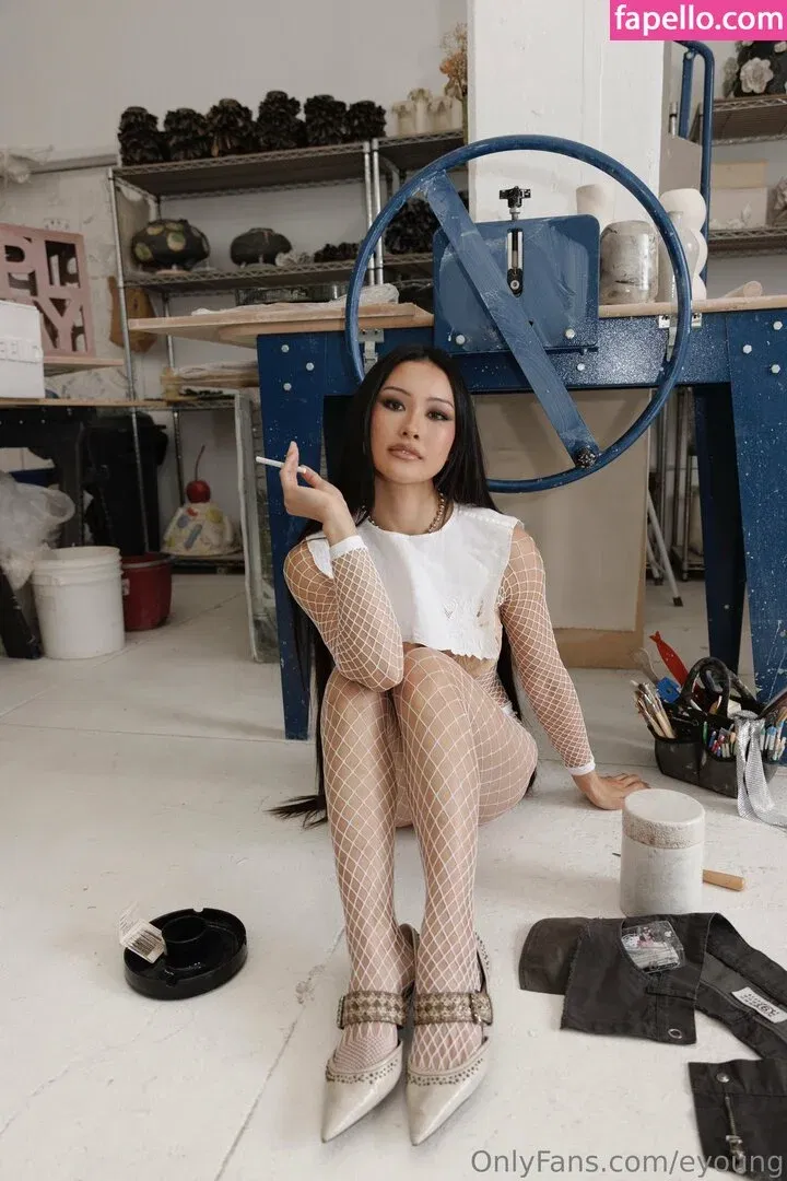 eyoung Onlyfans Photo Gallery 