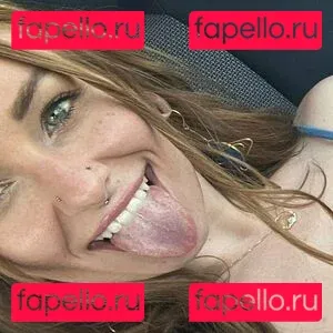 thumbelinavina Onlyfans Photo Gallery 