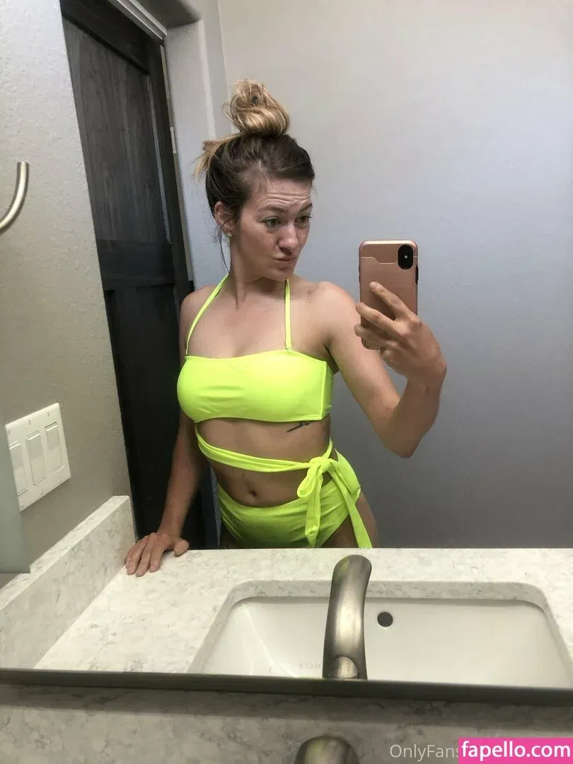 tittytata Onlyfans Photo Gallery 