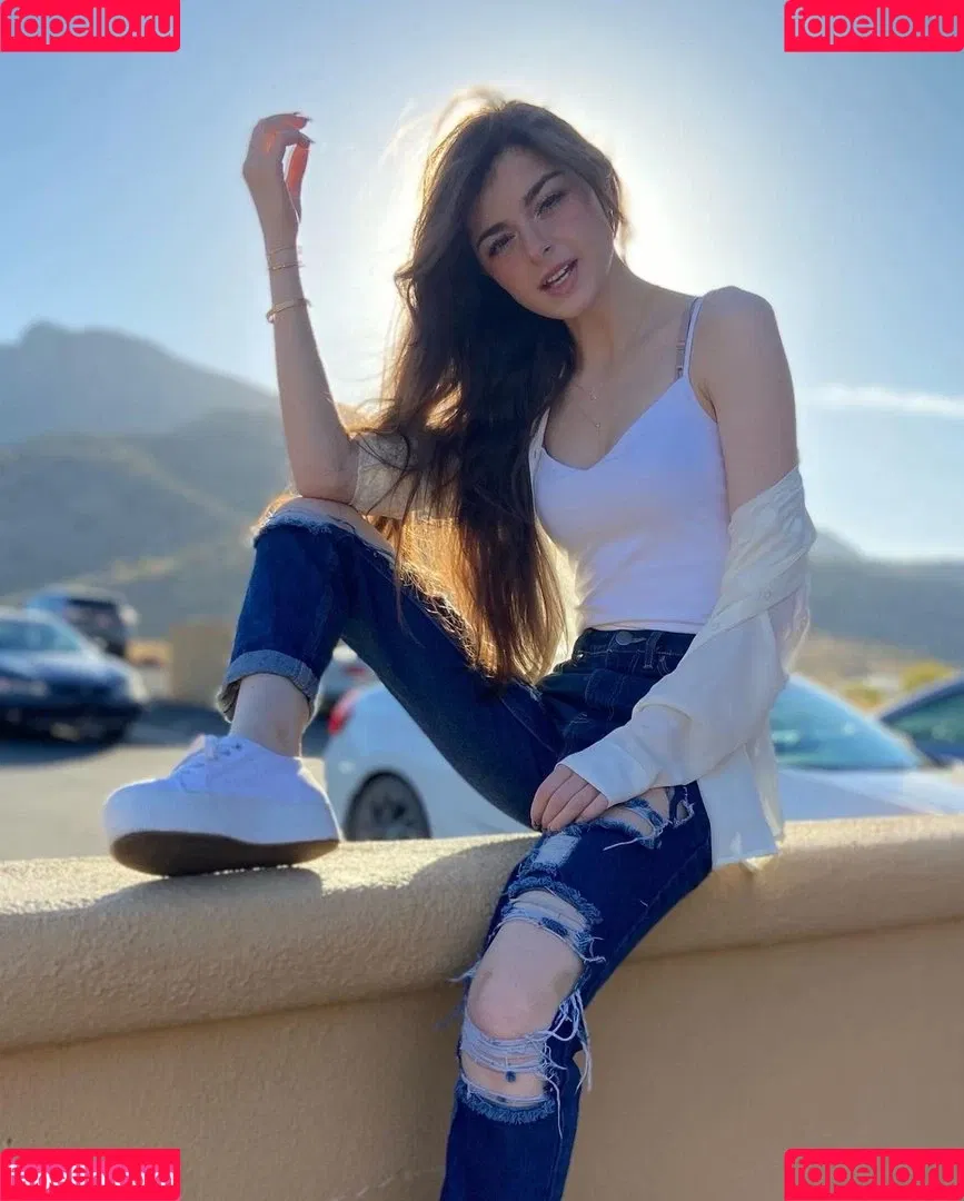 Aruuu Onlyfans Photo Gallery 