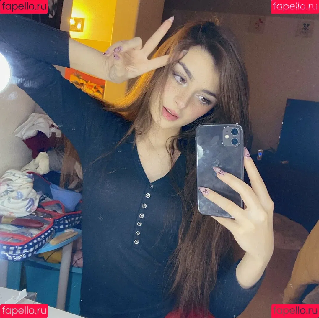 Aruuu Onlyfans Photo Gallery 