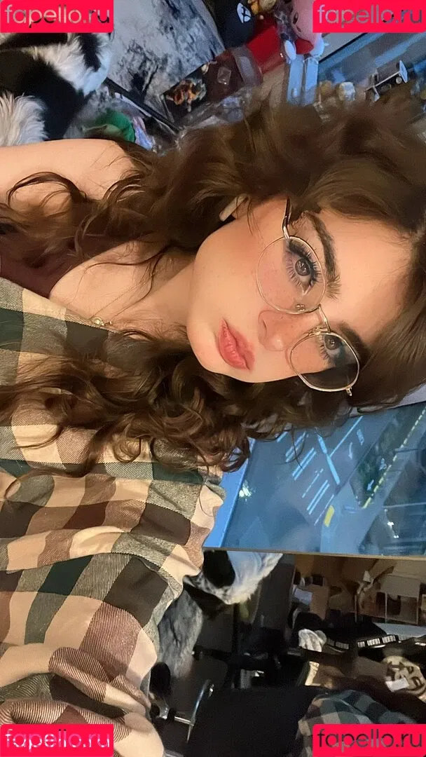 Aruuu Onlyfans Photo Gallery 