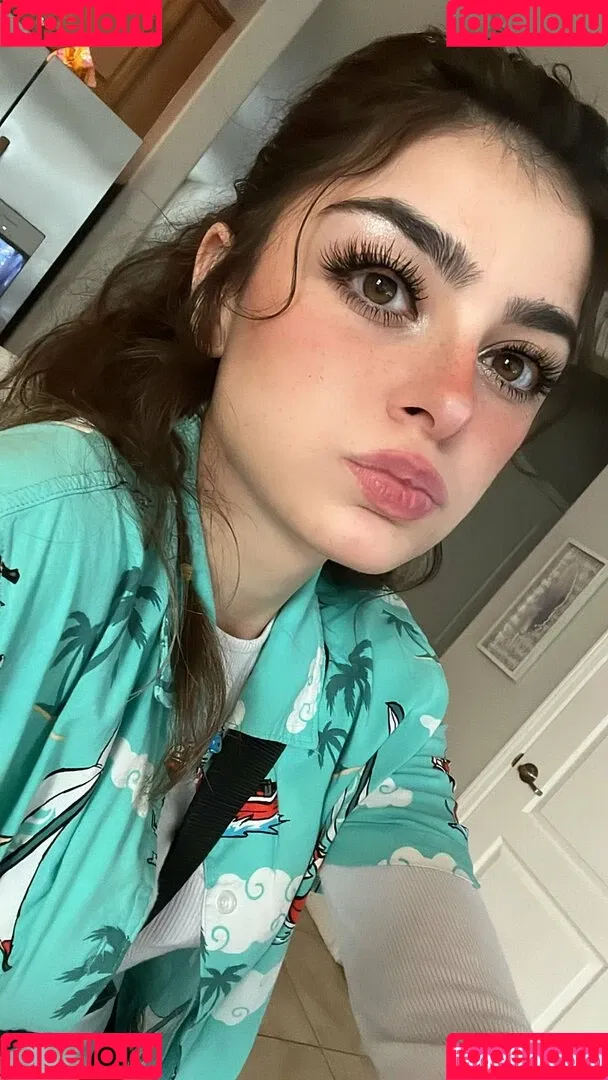 Aruuu Onlyfans Photo Gallery 