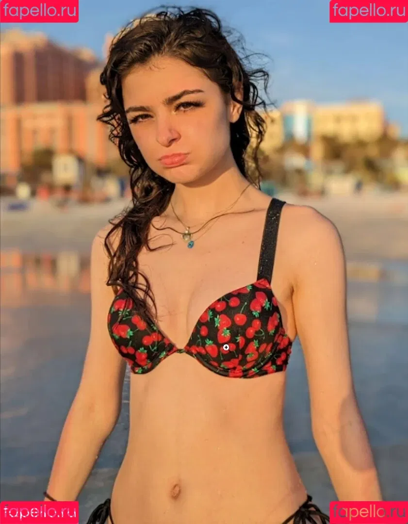 Aruuu Onlyfans Photo Gallery 