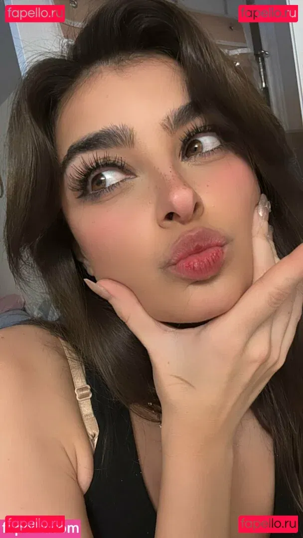 Aruuu Onlyfans Photo Gallery 