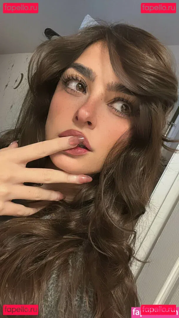 Aruuu Onlyfans Photo Gallery 