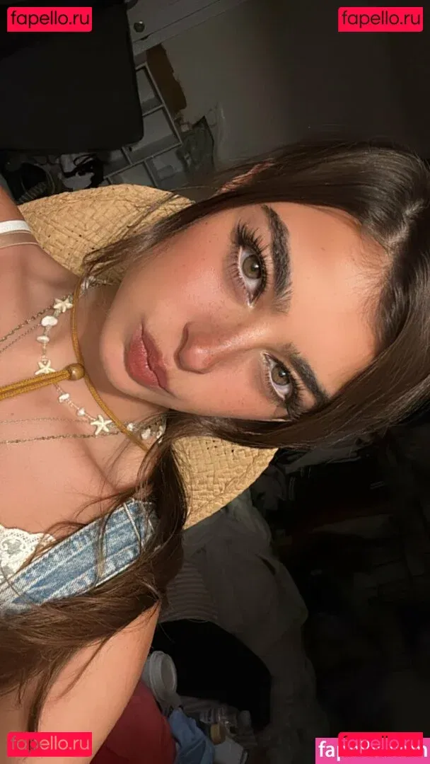 Aruuu Onlyfans Photo Gallery 