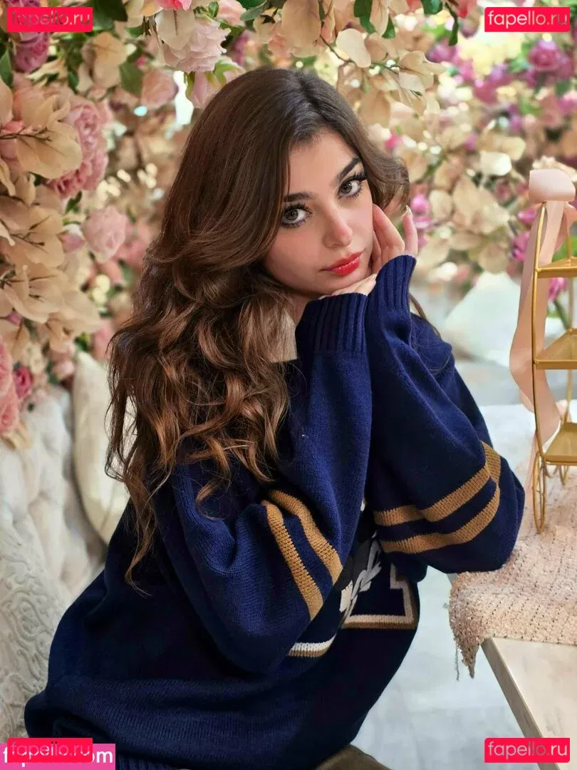 Aruuu Onlyfans Photo Gallery 