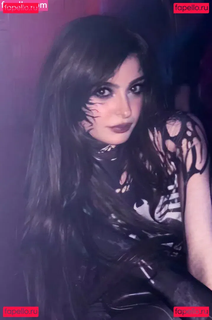 Aruuu Onlyfans Photo Gallery 