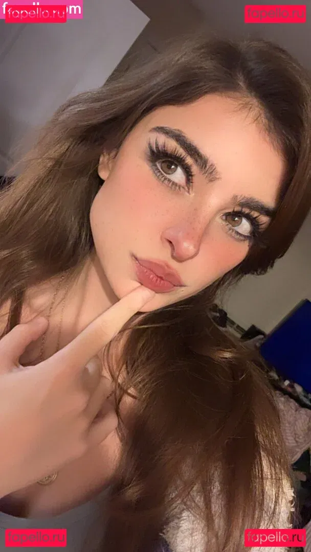 Aruuu Onlyfans Photo Gallery 