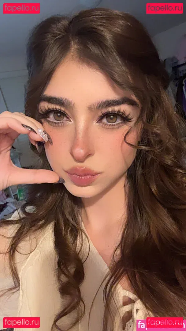 Aruuu Onlyfans Photo Gallery 