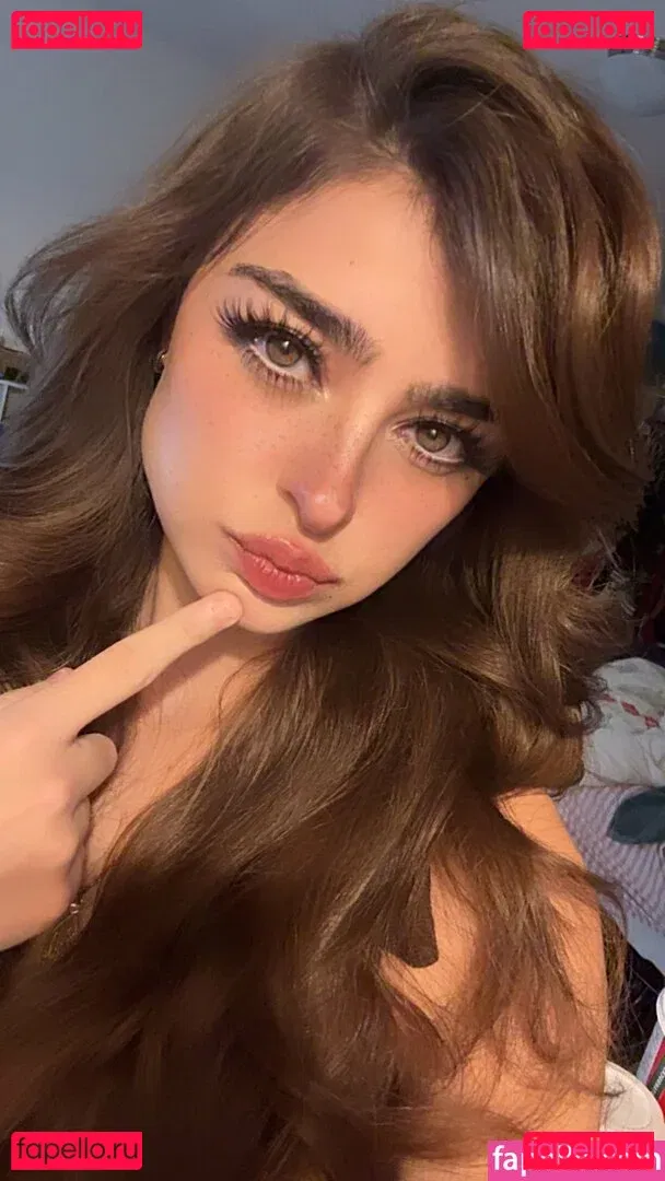 Aruuu Onlyfans Photo Gallery 