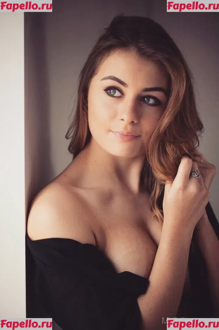 beckihearn Onlyfans Photo Gallery 
