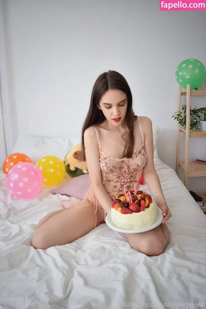 Lazypurpleleaf Onlyfans Photo Gallery 