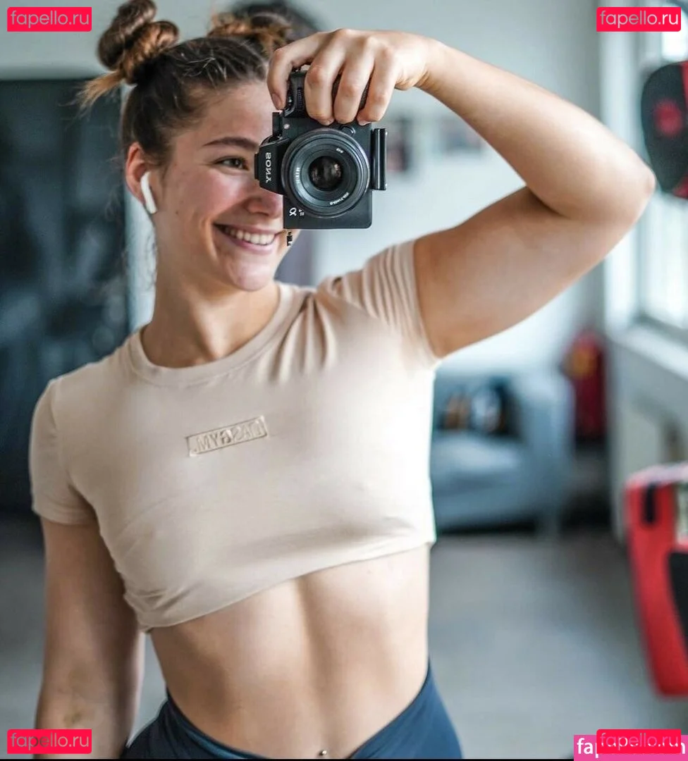 Leonie Kommoss Onlyfans Photo Gallery 