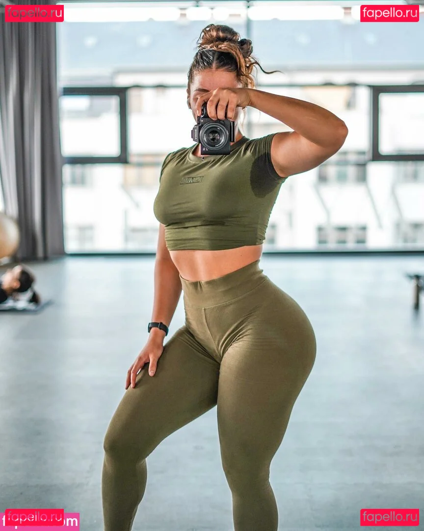 Leonie Kommoss Onlyfans Photo Gallery 