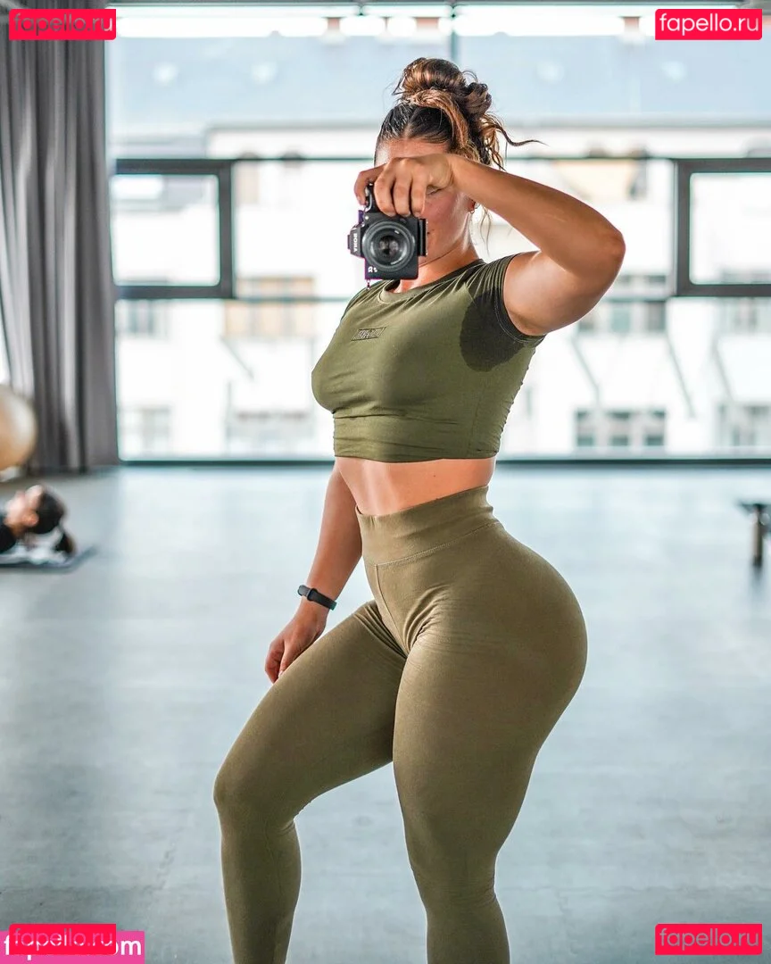 Leonie Kommoss Onlyfans Photo Gallery 