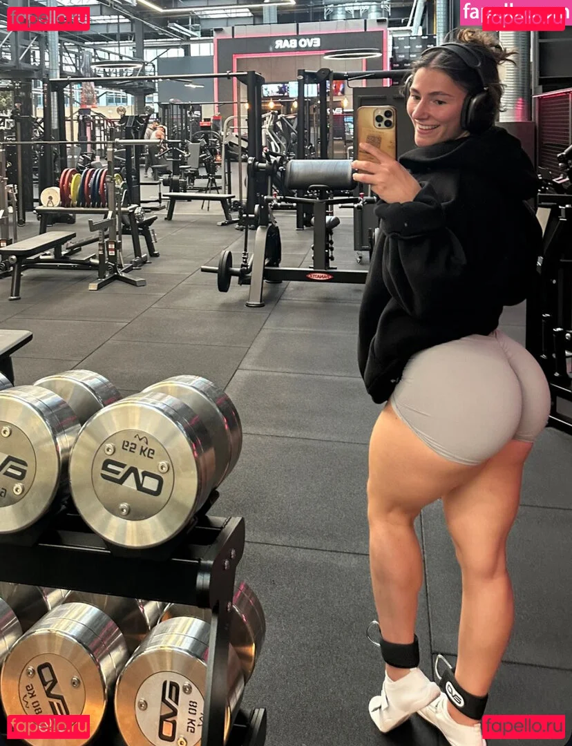 Leonie Kommoss Onlyfans Photo Gallery 