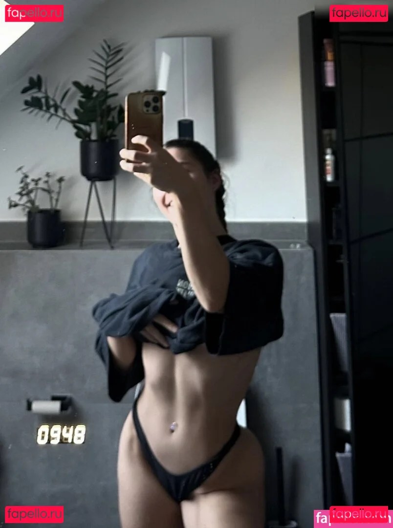 Leonie Kommoss Onlyfans Photo Gallery 