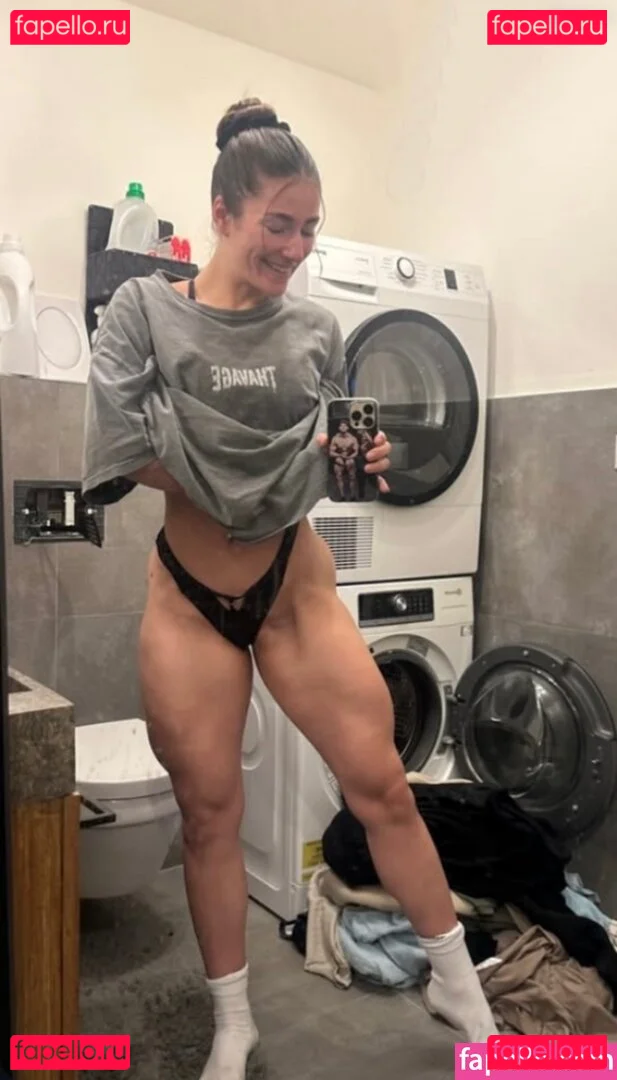 Leonie Kommoss Onlyfans Photo Gallery 