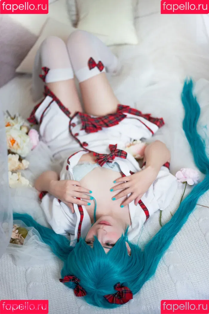 Saya Scarlet Onlyfans Photo Gallery 