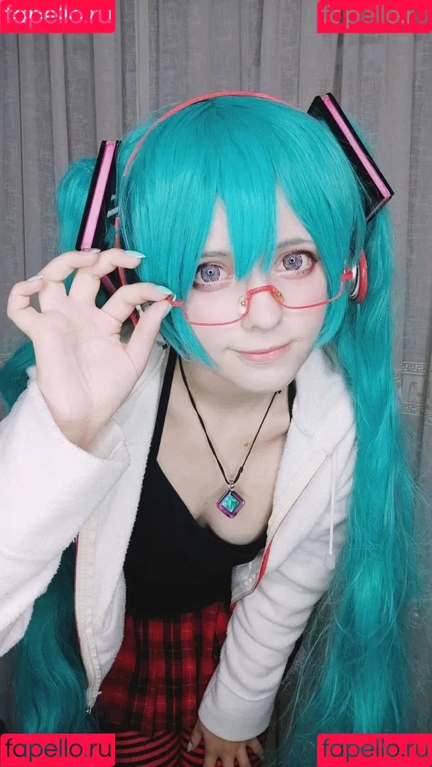 Saya Scarlet Onlyfans Photo Gallery 