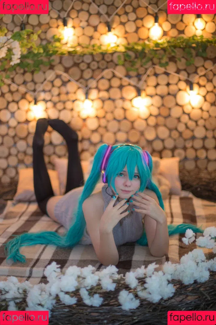 Saya Scarlet Onlyfans Photo Gallery 