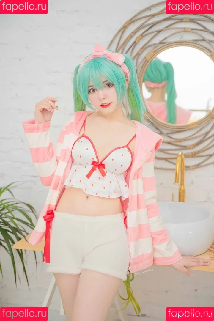 Saya Scarlet Onlyfans Photo Gallery 