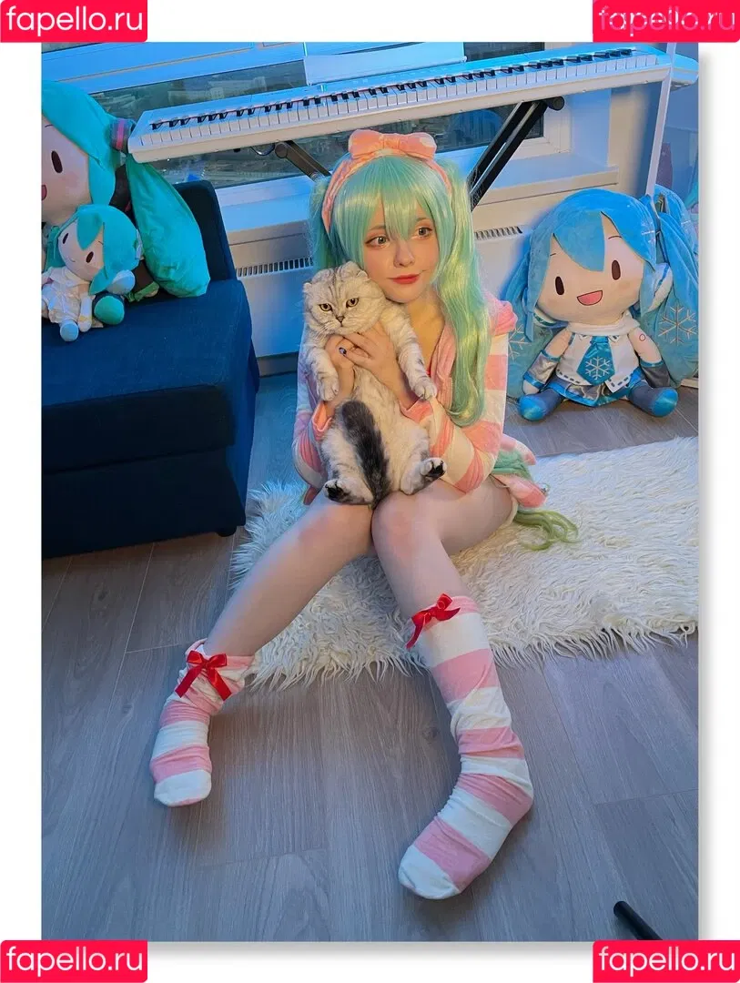 Saya Scarlet Onlyfans Photo Gallery 