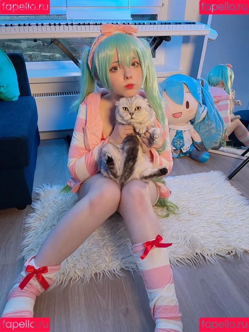 Saya Scarlet Onlyfans Photo Gallery 