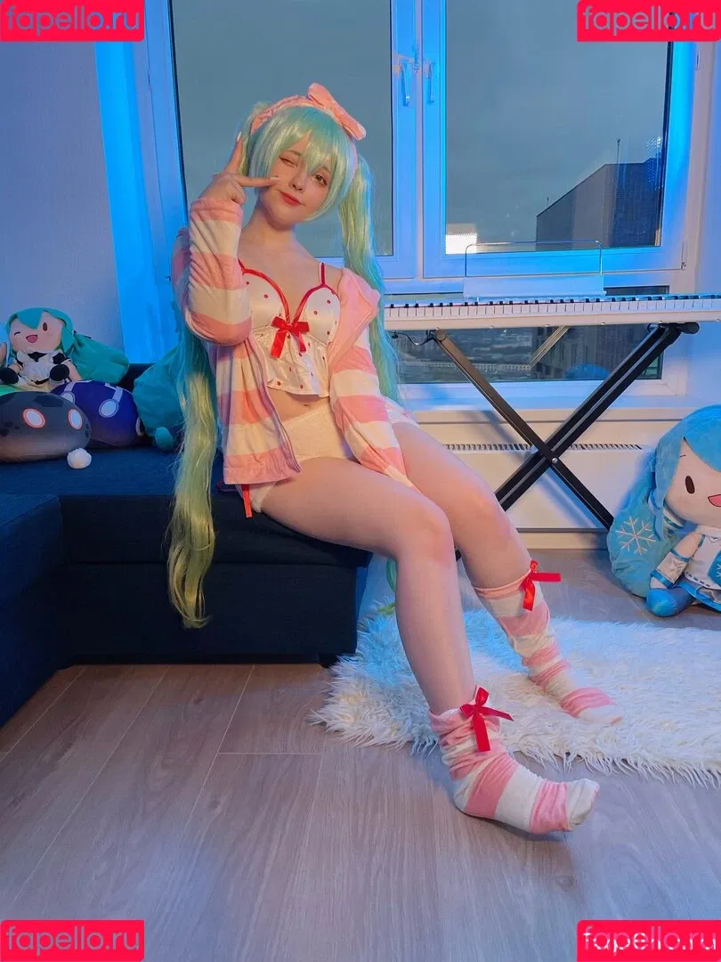 Saya Scarlet Onlyfans Photo Gallery 